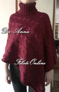 Poncio con trecce in merino bordò