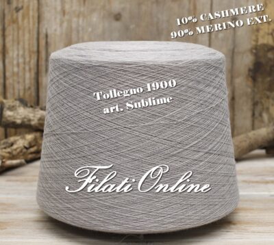 Filato pregiato 90% merino irrestringibile e 10% cashmere. Tollegno 1900 Sublime Wolmar 2/48, colore grigio perla, ideale per maglieria finezza 12-14, ferri o uncinetto.